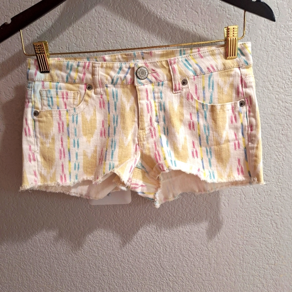 Final Price* Mossimo Colorful Patterned Women's Shorts Size 7